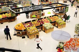 pessoas compras comércio lojas