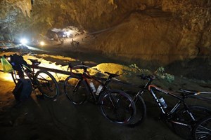 Doze rapazes perdidos numa gruta da Tailândia há vários dias