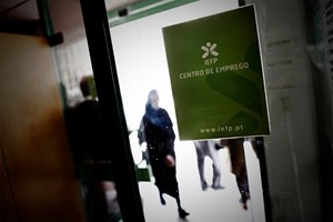 Número de casais com ambos os elementos no desemprego sobe 22,9% em janeiro