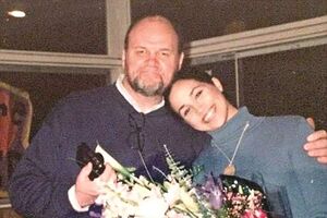 Meghan Markle com o pai, Thomas, numa foto de juventude