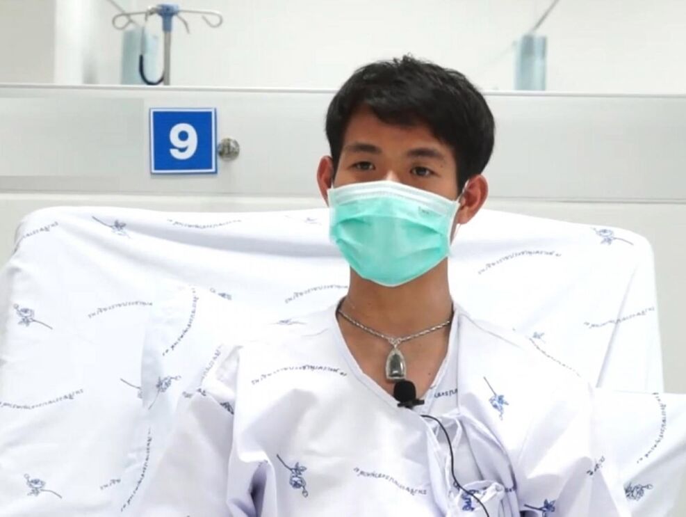 Jovens que estiveram presos em gruta na Tailândia estão hospitalizados