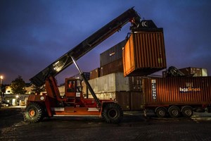 Três migrantes clandestinos a bordo de cargueiro detetados no porto de Lisboa 