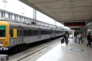Ligações ferroviárias para Sintra, Cascais e Setúbal a 100% apesar da greve, diz IP