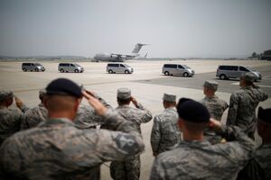 Pyongyang entrega alegados restos mortais de soldados dos EUA