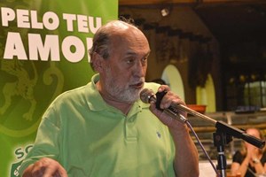 Dias Ferreira apresenta Augusto Inácio