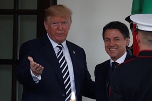 Trump disponibiliza-se para comprar dívida pública italiana