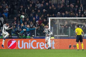Cristiano Ronaldo amazing goal vs Juventus 3042018 UCL 14 final.mp4