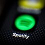 Spotify diz que pagou demasiado aos artistas e quer dinheiro de volta