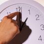 Maioria dos europeus quer que Bruxelas ponha fim à mudança de hora