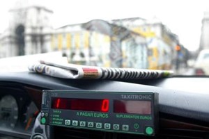 Criada nova associação de táxis 'para dar voz a motoristas e empresários'