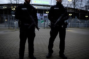 Sete homens detidos por suspeita de prepararem “ataque de grande escala”