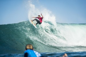 Surfista Frederico Morais garante oitavos na Ericeira