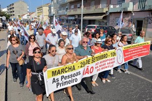 Centenas manifestam-se contra novo aeroporto na base aérea do Montijo