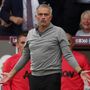 Mourinho a 'cantar' Smiths no dia em que foi despedido do Manchester