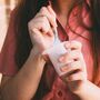 Tira o líquido do iogurte antes de comer? Não o deveria fazer