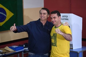 Filho de Bolsonaro reage à derrota eleitoral: 'Não vamos desistir do nosso Brasil'