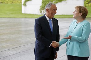 Marcelo adverte para 'o risco de a crise de sistema político chegar a Berlim'