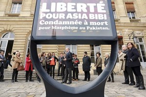 Cristã condenada à morte por blasfémia no Paquistão libertada