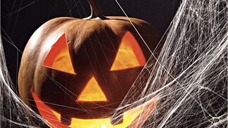 Bruxarias de todo o tamanho para a noite de Halloween