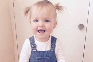 Pais que prenderam bebé numa 'jaula' condenados por crueldade infantil
