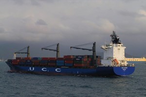 Derrame de ácido tóxico no porto de Leixões