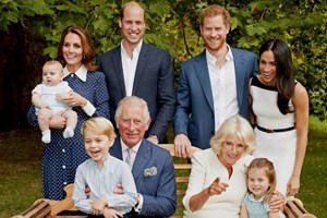 O livro que mostra uma família real britânica em crise