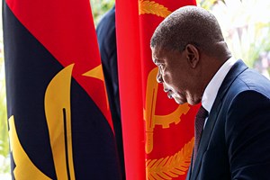 Presidente angolano vai condecorar Putin em visita à Rússia