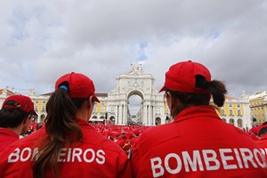 Bombeiros profissionais concentram-se esta terça-feira em Lisboa