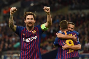 Messi vai assinar pelo FC Barcelona por cinco anos