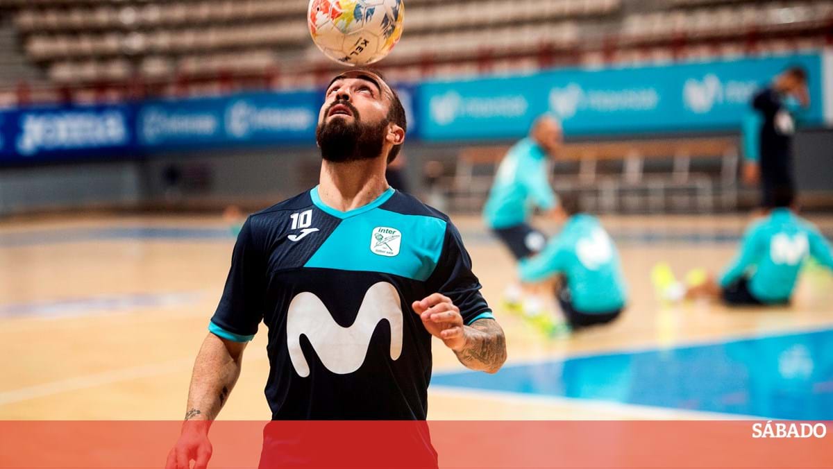 Ricardinho já recebeu o prémio de melhor jogador do Mundo -  Futsal - Jornal Record