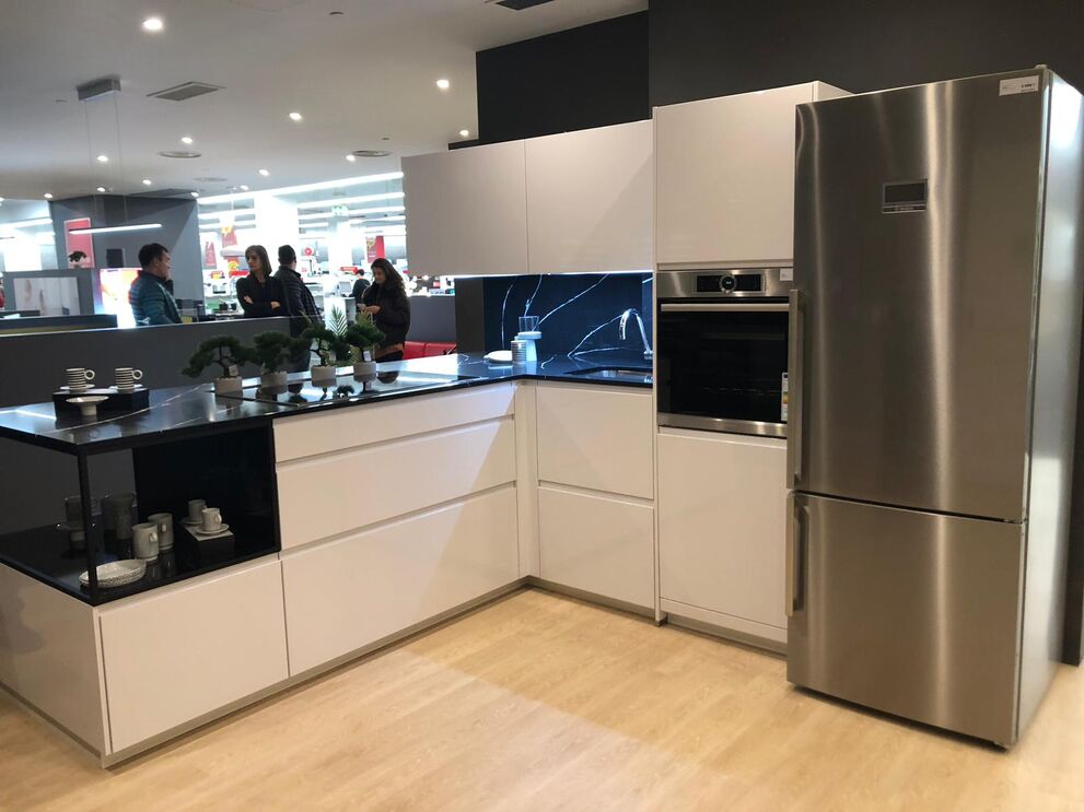 Entre na cozinha dos seus sonhos… antes de a remodelar