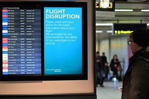Detidos por 'uso criminoso de drones' em Gatwick libertados sem acusação