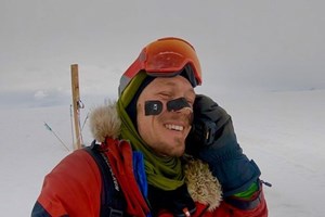Colin é o primeiro homem a atravessar a Antártida sozinho e sem ajuda