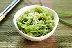 Algas e larvas são 'alimentos do futuro' para combater a desnutrição global