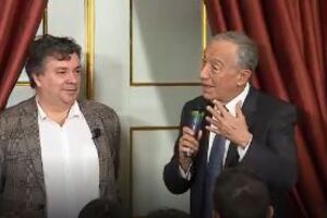 Marcelo Rebelo de Sousa e Diretor da SÁBADO juntos em jornada de jornalistas