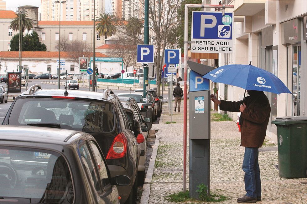Lisboa vai ter mais lugares pagos de estacionamento durante este ano. A EMEL vai contratar 60 novos colaboradores