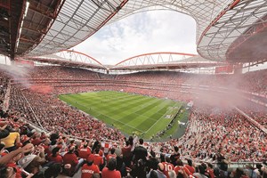 PSP suspeita de 'encontro combinado' entre adeptos do Benfica e do Dínamo Kiev