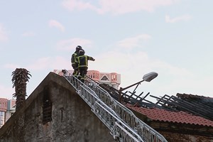 Sem-abrigo ferido em incêndio que deflagrou em prédio de Lisboa