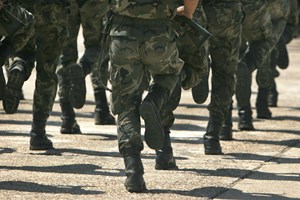 Defesa vai ter 2.422 milhões, mais 353 milhões que no ano passado