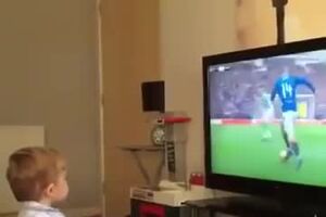 Young Rangers Fan Reacts Ryan Jacks Goal v Celtic.mp4