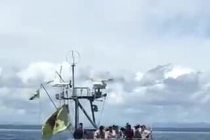 qKKIOZy3jZ3d-D4Q.mp4