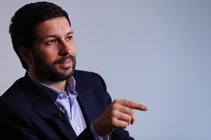 Covid-19: Candidato presidencial do PCP diz que estado de emergência é 'cortina de fumo'