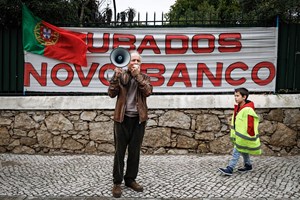 Lesados do BES e coletes amarelos protestam em frente à casa de Ricardo Salgado