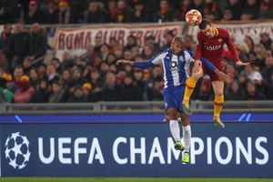 FC Porto perde em Roma mas mantém esperança intacta