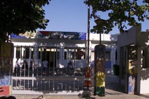 Cerca de 40 professores da Escola António Arroio em protesto pelo fim da precariedade