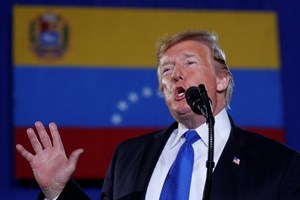 'Vão perder tudo'. Trump deixa aviso a militares que apoiam Maduro