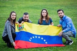 O que Maduro fez às vidas destes quatro portugueses