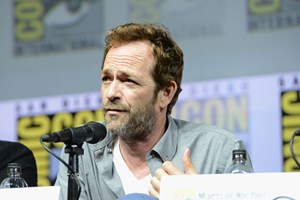 Luke Perry, de Beverly Hills 90210, internado após sofrer um AVC