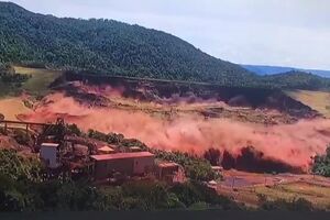 XuoazlRx-LtYUM28.mp4