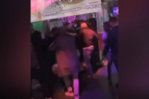 Momentos após os tiros na discoteca docks